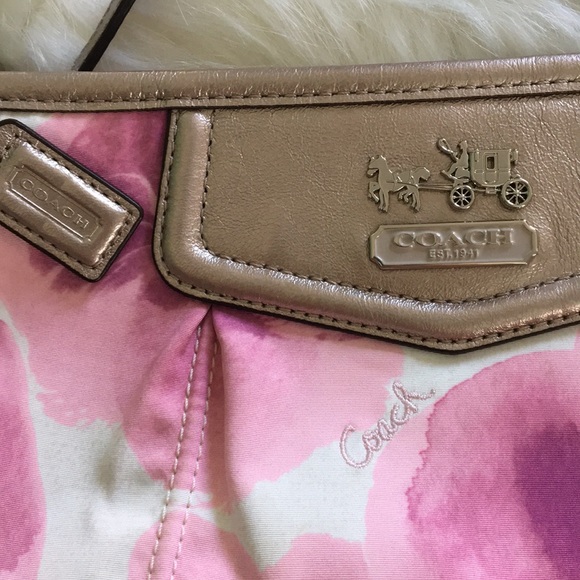 🌸 Coach Purse 👛 - Picture 2 of 2